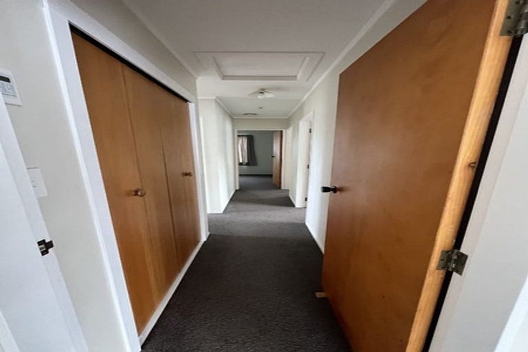 Photo of property in 17 Staithes Drive North, Whitby, Porirua, 5024