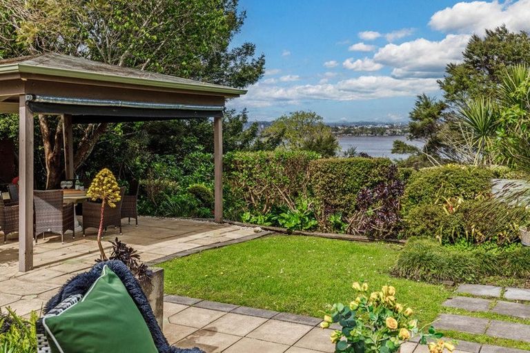 Photo of property in 26 Merewhira Road, Paremoremo, Albany, 0793