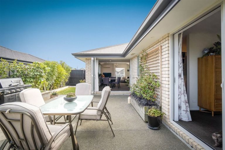 Photo of property in 14 Lansdowne Way, Rolleston, 7615