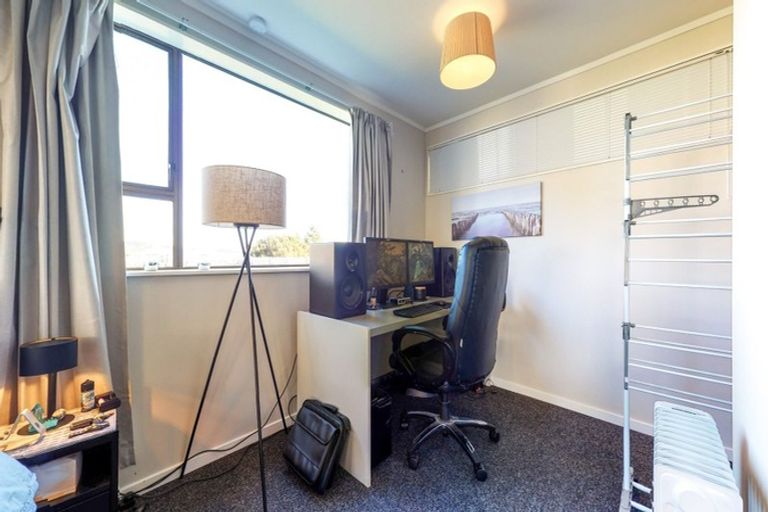 Photo of property in 3 Gaff Place, Whitby, Porirua, 5024