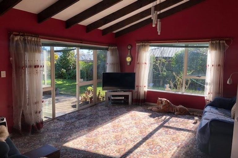 Photo of property in 290b Lake Terrace Road, Shirley, Christchurch, 8061