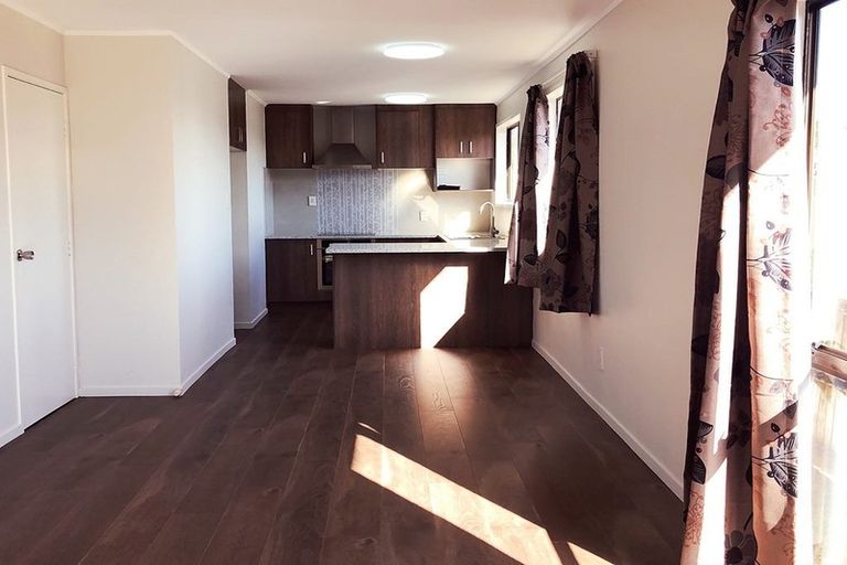 Photo of property in 142 Solar Road, Glen Eden, Auckland, 0602