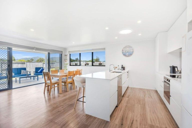 Photo of property in 9 Kahukaka Road, One Tree Point, 0118