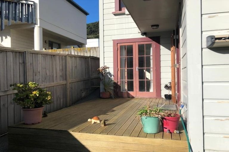 Photo of property in 60 Austin Street, Mount Victoria, Wellington, 6011