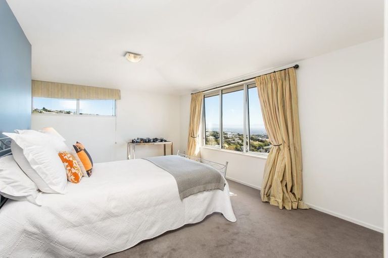 Photo of property in 2 Serenata Lane, Redcliffs, Christchurch, 8081