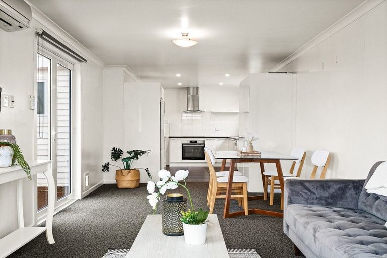 Photo of property in 272 Oxford Street, South Dunedin, Dunedin, 9012