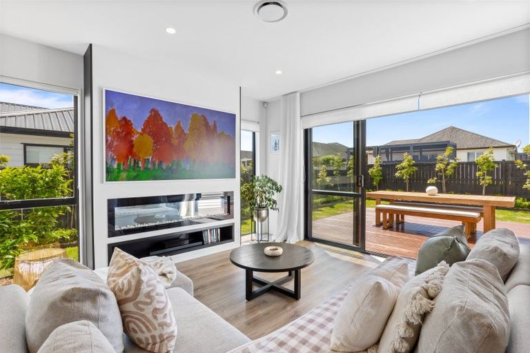 Photo of property in 11 Cutfield Lane, Kumeu, 0810