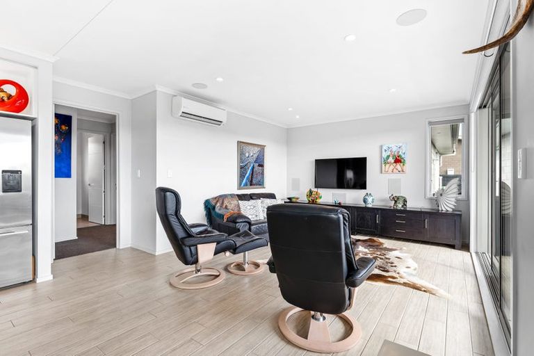 Photo of property in 16 Discovery Drive, Gulf Harbour, Whangaparaoa, 0930