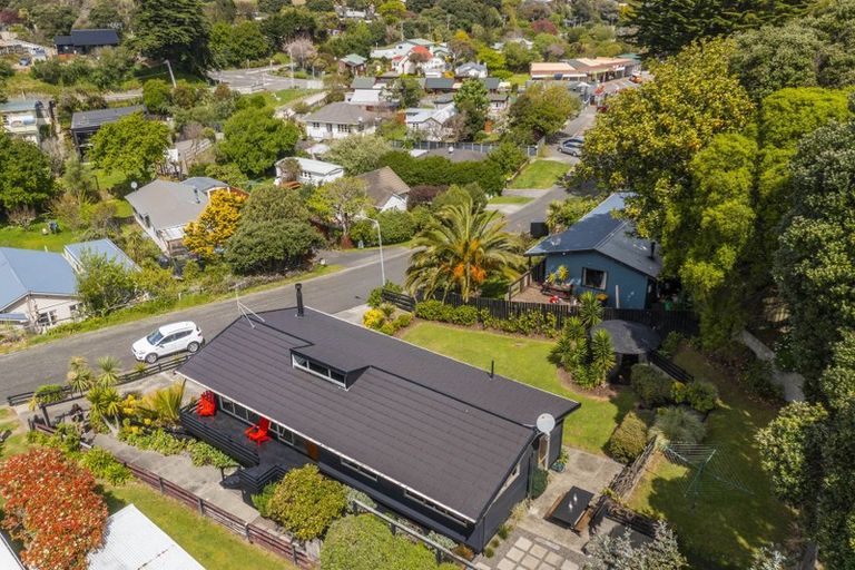 Photo of property in 19 Renown Road, Raumati South, Paraparaumu, 5032
