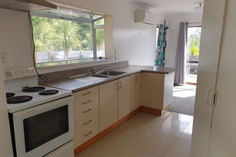 Photo of property in 45b Aquarius Drive, Kawaha Point, Rotorua, 3010