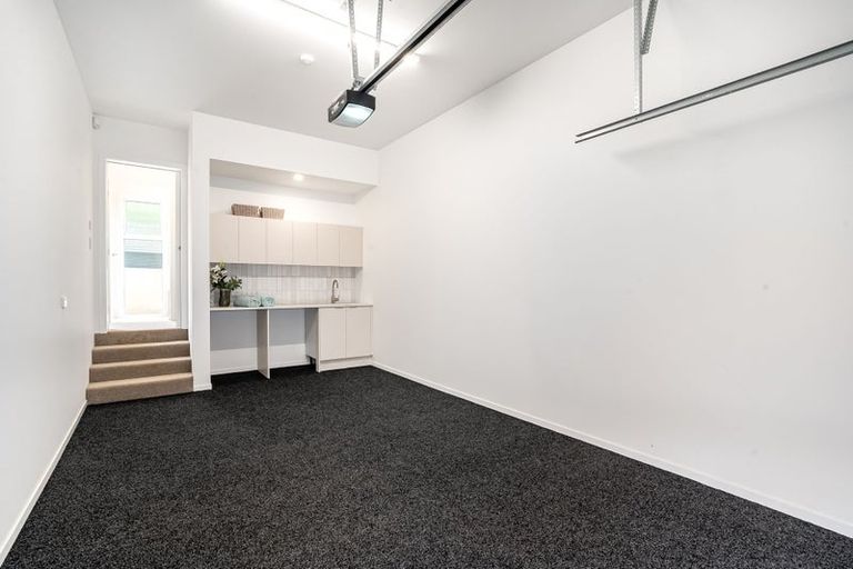 Photo of property in 83d Oxford Street, Tawa, Wellington, 5028