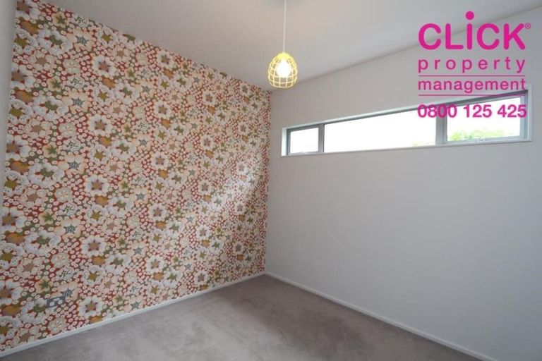 Photo of property in 29 Marine Parade, Macandrew Bay, Dunedin, 9014