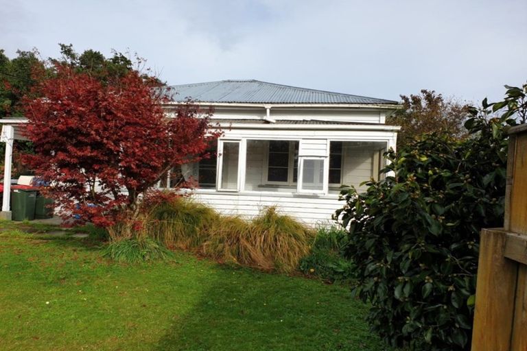 Photo of property in 203 Bridge Street, Eltham, 4322