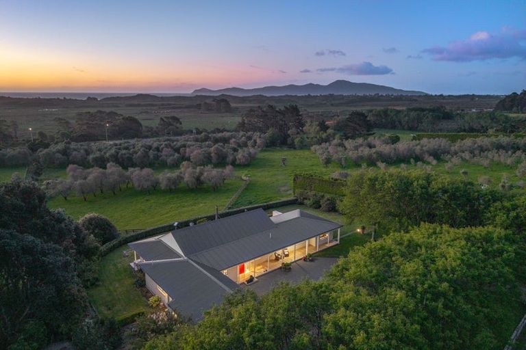 Photo of property in 86 Emerald Glen Road, Paekakariki, 5032