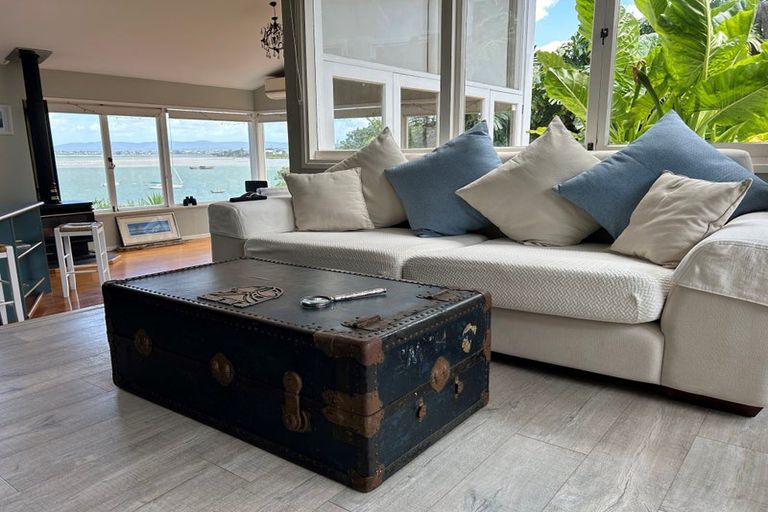 Photo of property in 122 Aeroview Drive, Beach Haven, Auckland, 0626