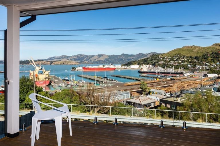 Photo of property in 10 Saint Davids Street, Lyttelton, 8082