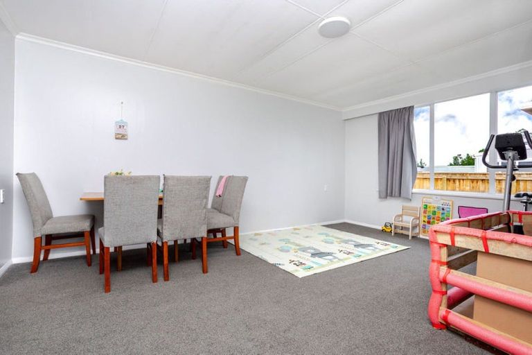 Photo of property in 15 Cole Street, Dannevirke, 4930