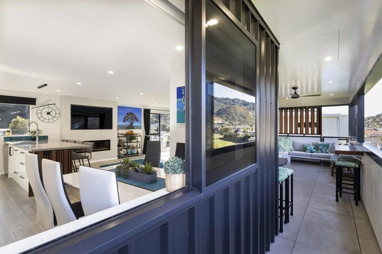 Photo of property in 15 Beach Road, Waikawa, Picton, 7220