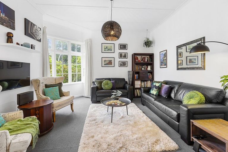 Photo of property in 80 Glenmore Street, Northland, Wellington, 6012