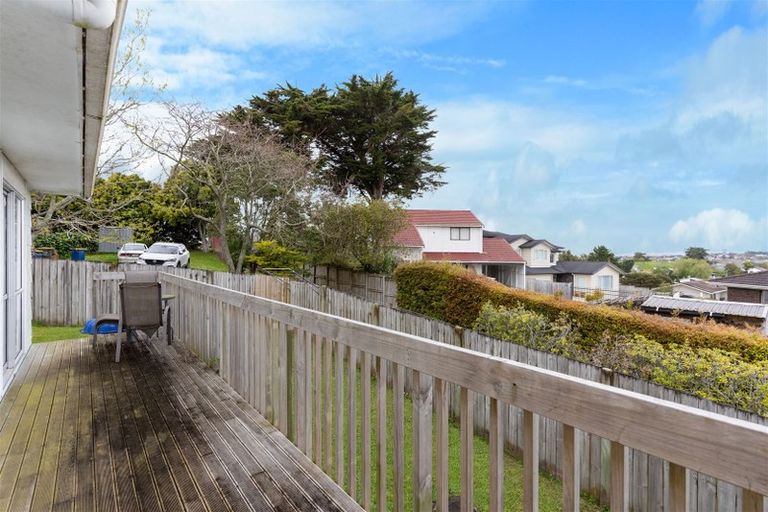 Photo of property in 20 Woodhouse Place, West Harbour, Auckland, 0618