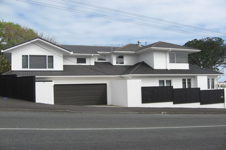 Photo of property in 90 Gover Street, New Plymouth, 4310