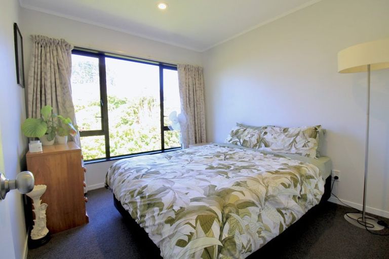 Photo of property in 25a Spenmoor Street, Newlands, Wellington, 6037