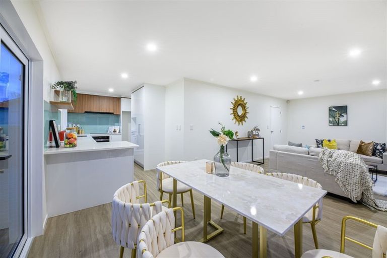 Photo of property in 3/42 Pomaria Road, Henderson, Auckland, 0610