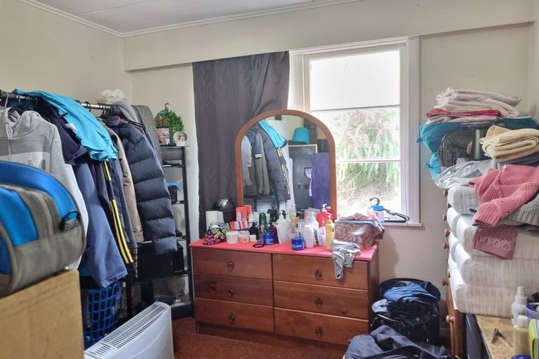 Photo of property in 57 Salford Street, Newlands, Wellington, 6037