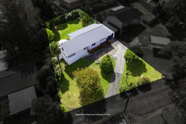 Photo of property in 1/133 Edmonton Road, Te Atatu South, Auckland, 0610