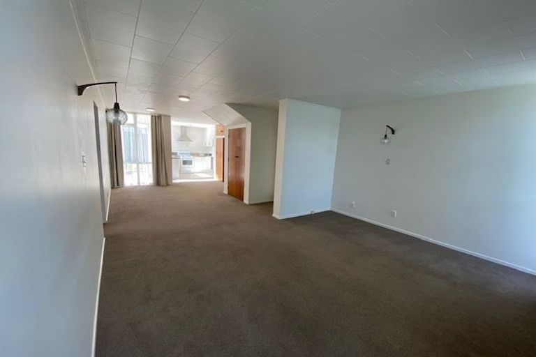 Photo of property in 2/13 Walter Street, Hauraki, Auckland, 0622