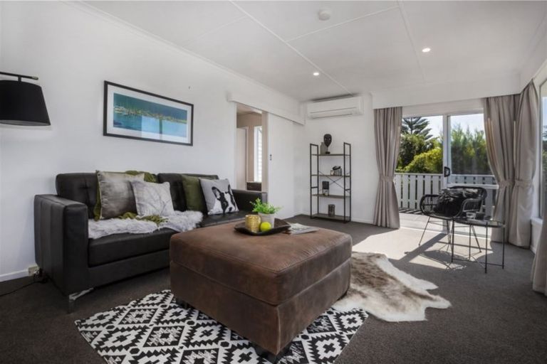 Photo of property in 54 Ernest Street, Ranui, Porirua, 5024