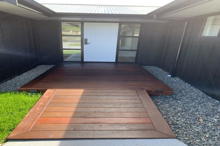 Photo of property in 11 Hamon Place, Pukehangi, Rotorua, 3015