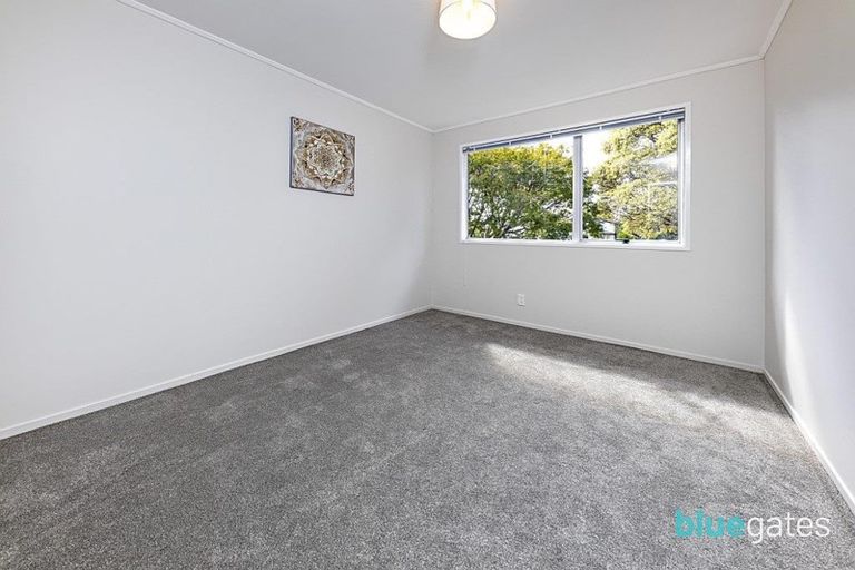 Photo of property in 17 Becker Drive, Weymouth, Auckland, 2103