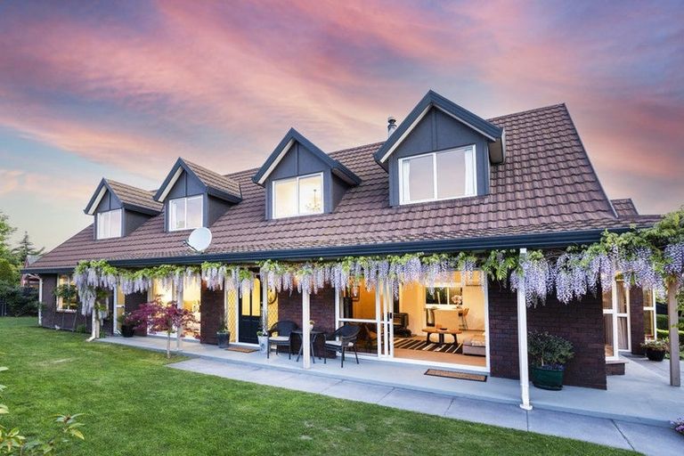 Photo of property in 23 Cherrywood Place, Redwood, Christchurch, 8051