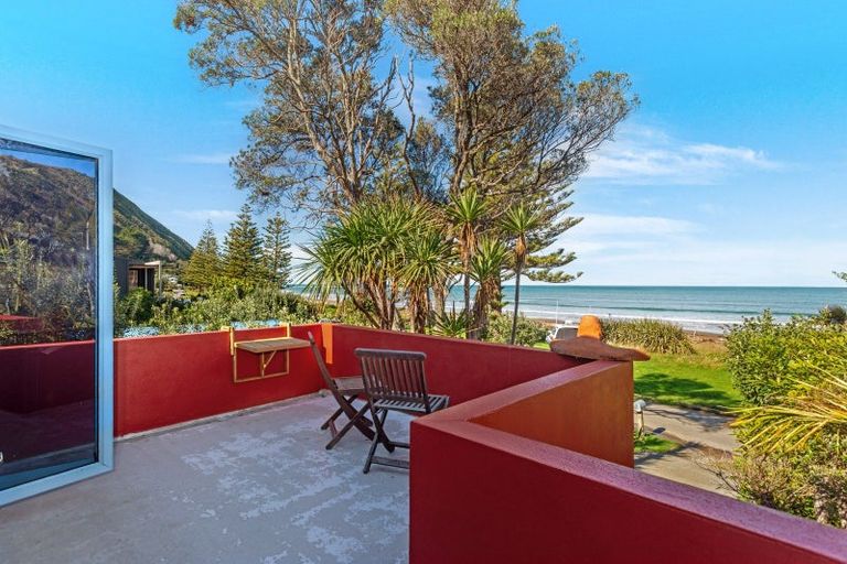 Photo of property in 11 Makorori Beach Road, Makorori, Gisborne, 4073