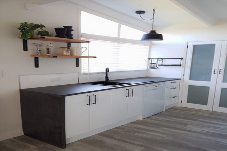 Photo of property in 153 Howard Road, Orere Point, Papakura, 2585