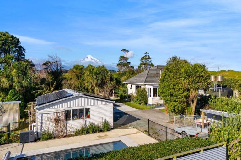 Photo of property in 7091 South Road, Warea, New Plymouth, 4381