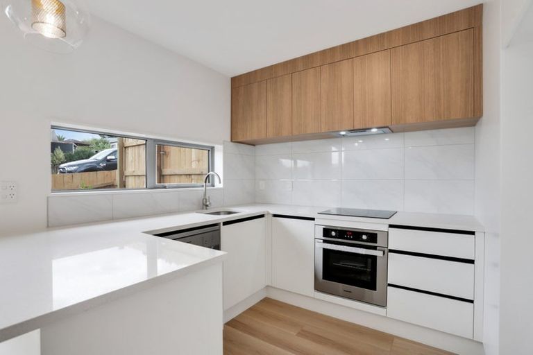 Photo of property in 19b Chislehurst Street, Henderson, Auckland, 0612