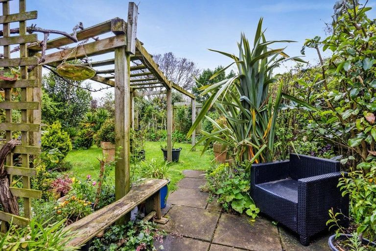 Photo of property in 77 Kapuni Street, Manaia, 4612