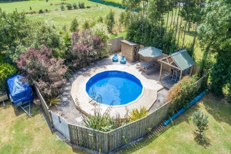 Photo of property in 432 Kawiu Road, Levin, 5510