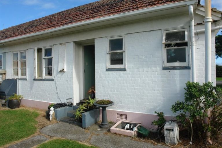 Photo of property in 22 Egmont Street, Patea, 4520