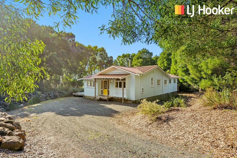 Photo of property in 120 Rangiora Road, Kaiwaka, 0573