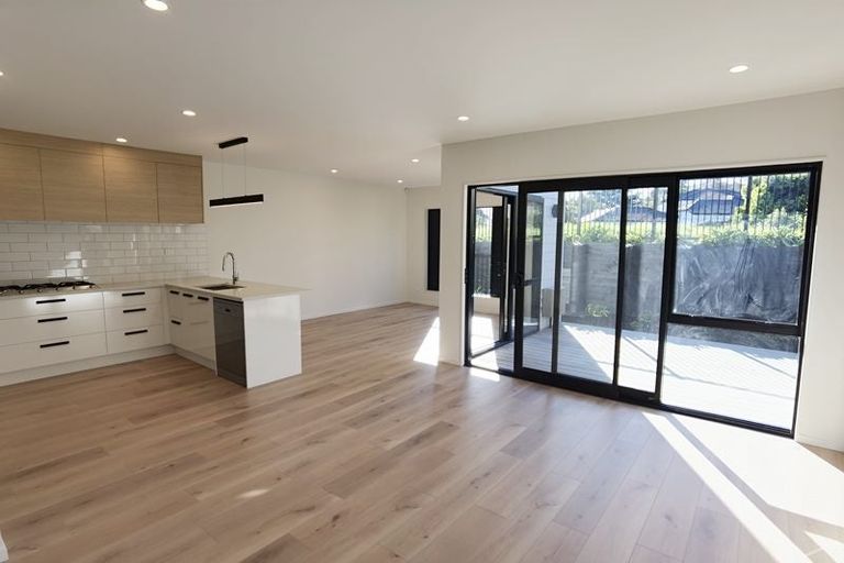 Photo of property in 9d Janome Place, Bucklands Beach, Auckland, 2014