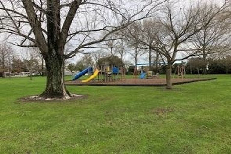 Photo of property in 21 Ballantyne Avenue, Upper Riccarton, Christchurch, 8041