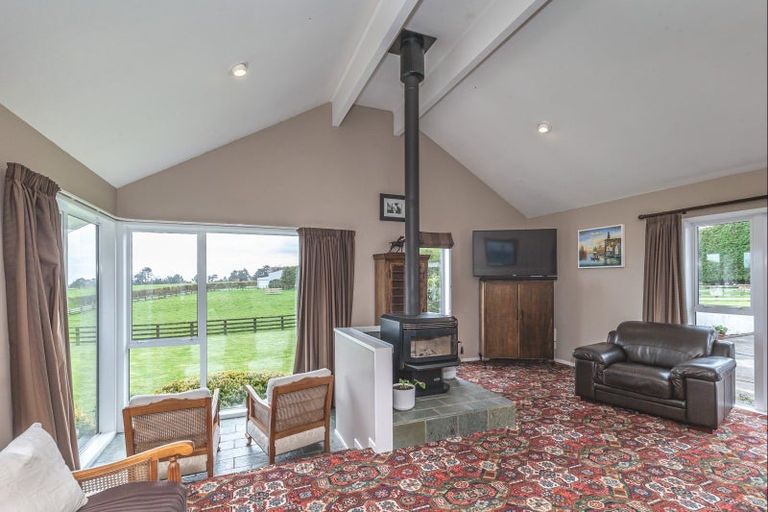 Photo of property in 233 North Manakau Road, Manakau, Levin, 5573