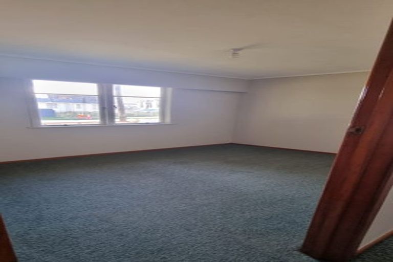 Photo of property in 27 Dale Crescent, Pakuranga, Auckland, 2010