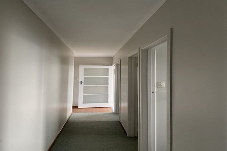 Photo of property in 27 Dale Crescent, Pakuranga, Auckland, 2010