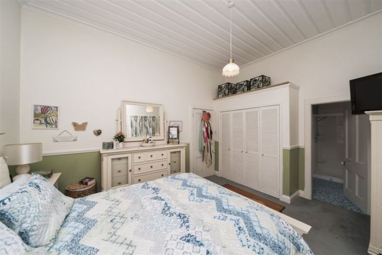 Photo of property in 1 Hunter Street, Hawera, 4610