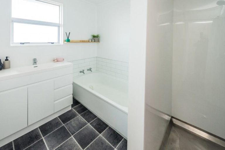 Photo of property in 56 Lee Street, Castlecliff, Whanganui, 4501