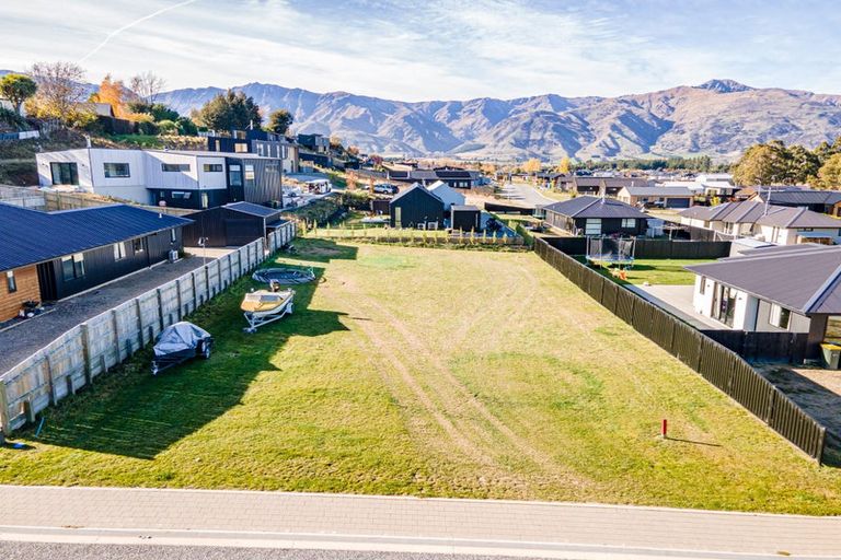 Photo of property in 12 Magpie Place, Lake Hawea, 9382